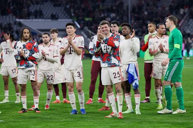 The FC Bayern Muenchen team thanks the fans after the match, GER, FC Bayern Muenchen vs SK Slovan Bratislava, Football, UEFA Champions League, Matchday 8, Season 2024 2025, 29 01 2025, GER, FC Bayern Muenchen vs SK Slovan Bratislava, Football, UEFA Champions League, Matchday 8, Season 2024 2025, 29 01 2025 Muenchen Copyright: xEibner-Pressefoto JennixMaulx EP_JML