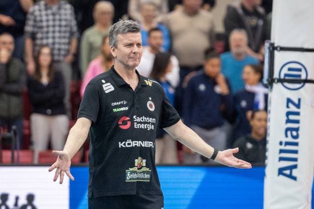 Alexander Waibl Coach Dresdner SC GER, Allianz MTV Stuttgart Dresdner SC, Volleyball Bundesliga, VBL, Season 2024 2025, 30 01 2025 GER, Allianz MTV Stuttgart Dresdner SC, Volleyball Bundesliga, VBL, Season 2024 2025, 30 01 2025 Stuttgart Copyright: xSandyxDinkelackerx EP_SDR