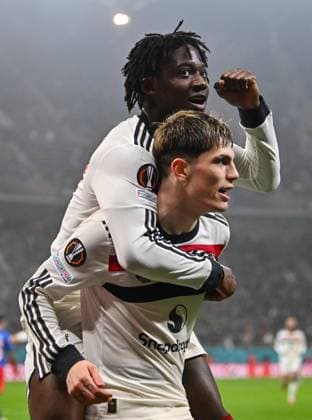 Kobbie Mainoo of Manchester United, ManU celebrates scoring the goal for their side with their teammates to make it 2-0 FCSB v Manchester United, UEFA Europa League, Group Stage, Football, The National Arena, Bucharest, Romania - 30 Jan 2025 EDITORIAL USE ONLY No use with unauthorised audio, video, data, fixture lists, club league logos or live services. Online in-match use limited to 120 images, no video emulation. No use in betting, games or single club league player publications. Copyright: xAlexxNicodim Shutterstockx 15122176by