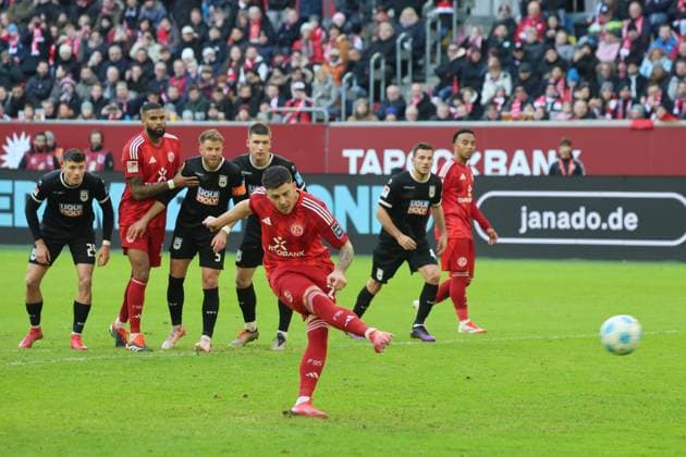 Goal for Duesseldorf to 3 2 by David Kownacki Duesseldorf 24 , from penalty kick, GER, Fortuna Duesseldorf vs SSV Ulm 1846 , 2 Soccer Bundesliga, Matchday 20, Season 2024 2025, 01 02 2024, DFL REGULATIONS PROHIBIT ANY USE OF PHOTOGRAPHS AS IMAGE SEQUENCES AND OR QUASI VIDEO, GER, Fortuna Duesseldorf vs SSV Ulm 1846 , 2 Fussball Bundesliga, Matchday 20, Season 2024 2025, 01 02 2024, Duesseldorf Copyright: xEibner-Pressefoto JoergxNiebergax EP_JNL