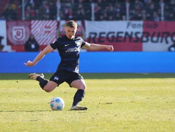 Jonjoe Kenny Hertha BSC, 16 , GER, SSV Jahn Regensburg vs Hertha BSC, Football, 2 Bundesliga, Matchday 20, Season 2025, 01 02 2025 DFB DFL regulations prohibit any use of photographs as image sequences and or quasi video GER, SSV Jahn Regensburg vs Hertha BSC, Football, 2 Bundesliga, Matchday 20, Season 2025, 01 02 2025 Regensburg Copyright: xEibner-Pressefoto Grafx EP_AGF