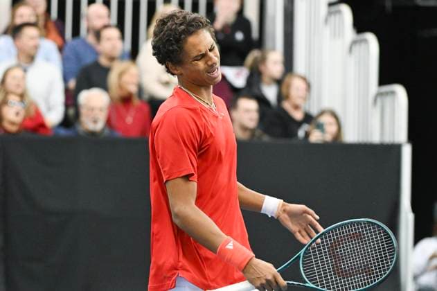February 1, 2025, Montreal, Pq, Canada: Gabriel Diallo, of Canada, reacts during his Davis Cup qualifying tennis match against Marton Fucsovics, of Hungary, in Montreal on Saturday, February 1, 2025. Gabriel Diallo, Marton Fucsovics, - ZUMAc35_ 20250201_zaf_c35_118 Copyright: xGrahamxHughesx