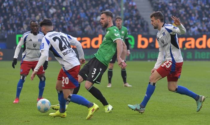 02 02 2025, xblx, Soccer 2 Bundesliga, Hamburger SV Hannover 96 v l Jean Luc Dompe Hamburg, HSV, Hamburger SV , Marco Richter Hamburg, HSV, Hamburger SV , Boris Tomiak Hannover 96 , Jonas Meffert Hamburger SV DFL DFB REGULATIONS PROHIBIT ANY USE OF PHOTOGRAPHS as IMAGE SEQUENCES and or QUASI VIDEO Hamburg