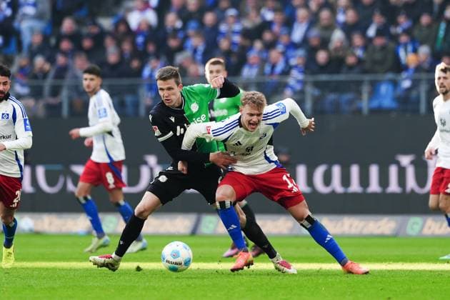 Fabian Kunze Hannover 96, 06 , Adam Karabec Hamburger SV, 17 GER, Hamburger SV vs Hannover 96, Football, 2 Bundesliga, Matchday 20, Season 2024 2025, 02 02 2025 DFL REGULATIONS PROHIBIT ANY USE OF PHOTOGRAPHS AS IMAGE SEQUENCES AND OR QUASI VIDEO GER, Hamburger SV vs Hannover 96, Football, 2 Bundesliga, Matchday 20, Season 2024 2025, 02 02 2025 Hamburg Copyright: xEibner-Pressefoto MarcelxvonxFehrnx EP_MFN