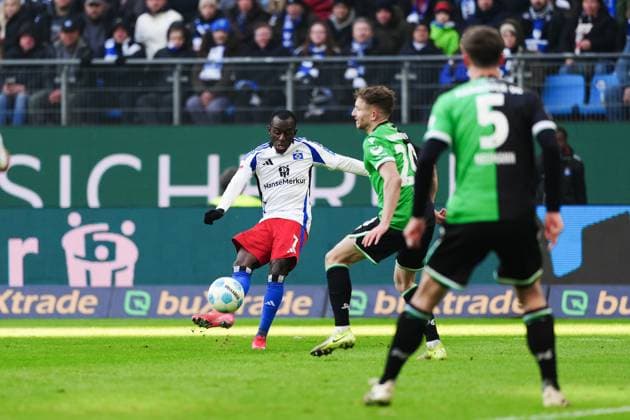 Goal shot Goal chance Jean Luc Dompe Hamburger SV, 07 GER, Hamburger SV vs Hannover 96, Football, 2 Bundesliga, Matchday 20, Season 2024 2025, 02 02 2025 DFL REGULATIONS PROHIBIT ANY USE OF PHOTOGRAPHS AS IMAGE SEQUENCES AND OR QUASI VIDEO GER, Hamburger SV vs Hannover 96, Football, 2 Bundesliga, Matchday 20, Season 2024 2025, 02 02 2025 Hamburg Copyright: xEibner-Pressefoto MarcelxvonxFehrnx EP_MFN