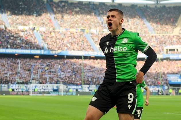 Nicolo Tresoldi Hannover 96 celebrates his goal for 1 1, 2 Bundesliga, Hamburger SV vs Hannover 96, Volksparkstadion, February 02, 2025 in Hamburg, Germany Photo by Marco Steinbrenner DeFodi Images Nicolo Tresoldi Hannover 96 celebrates after scoring his teams first goal, 2 Bundesliga, Hamburger SV vs Hannover 96, Volksparkstadion, February 2, 2025 in Hamburg, Germany Photo by Marco Steinbrenner DeFodi Images DFB DFL REGULATIONS PROHIBIT ANY USE OF PHOTOGRAPHS AS IMAGE SEQUENCES AND OR QUASI VIDEO Defodi 700 hsv hannover 20250102 069 Defodi-700 DFB DFL REGULATIONS PROHIBIT ANY USE OF PHOTOGRAPHS AS IMAGE SEQUENCES AND OR QUASI-VIDEO.