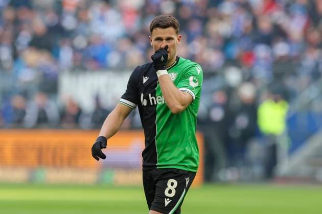 Enzo Leopold Hannover 96 looks dejected, 2 Bundesliga, Hamburger SV vs Hannover 96, Volksparkstadion, February 2, 2025 in Hamburg, Germany Photo by Marco Steinbrenner DeFodi Images Enzo Leopold Hannover 96 looks dejected, 2 Bundesliga, Hamburger SV vs Hannover 96, Volksparkstadion, February 2, 2025 in Hamburg, Germany Photo by Marco Steinbrenner DeFodi Images DFB DFL REGULATIONS PROHIBIT ANY USE OF PHOTOGRAPHS AS IMAGE SEQUENCES AND OR QUASI VIDEO Defodi 700 hsv hannover 20250102 056 Defodi-700 DFB DFL REGULATIONS PROHIBIT ANY USE OF PHOTOGRAPHS AS IMAGE SEQUENCES AND OR QUASI-VIDEO.