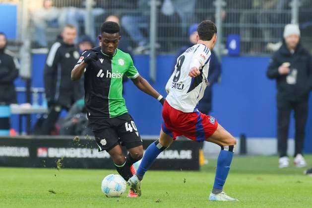 Rabbi Matondo Hannover 96 and Daniel Elfadli Hamburger SV battle for the ball, 2 Bundesliga, Hamburger SV vs Hannover 96, Volksparkstadion, February 2, 2025 in Hamburg, Germany Photo by Marco Steinbrenner DeFodi Images Rabbi Matondo Hannover 96 and Daniel Elfadli Hamburger SV battle for the ball, 2 Bundesliga, Hamburger SV vs Hannover 96, Volksparkstadion, February 2, 2025 in Hamburg, Germany Photo by Marco Steinbrenner DeFodi Images DFB DFL REGULATIONS PROHIBIT ANY USE OF PHOTOGRAPHS AS IMAGE SEQUENCES AND OR QUASI VIDEO Defodi 700 hsv hannover 20250102 072 Defodi-700 DFB DFL REGULATIONS PROHIBIT ANY USE OF PHOTOGRAPHS AS IMAGE SEQUENCES AND OR QUASI-VIDEO.
