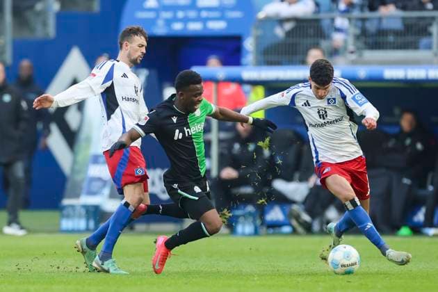 Jonas Meffert Hamburger SV , Rabbi Matondo Hannover 96 and Daniel Elfadli Hamburger SV battle for the ball, 2 Bundesliga, Hamburger SV vs Hannover 96, Volksparkstadion, February 2, 2025 in Hamburg, Germany Photo by Marco Steinbrenner DeFodi Images Jonas Meffert Hamburger SV , Rabbi Matondo Hannover 96 and Daniel Elfadli Hamburger SV battle for the ball, 2 Bundesliga, Hamburger SV vs Hannover 96, Volksparkstadion, February 2, 2025 in Hamburg, Germany Photo by Marco Steinbrenner DeFodi Images DFB DFL REGULATIONS PROHIBIT ANY USE OF PHOTOGRAPHS AS IMAGE SEQUENCES AND OR QUASI VIDEO Defodi 700 hsv hannover 20250102 075 Defodi-700 DFB DFL REGULATIONS PROHIBIT ANY USE OF PHOTOGRAPHS AS IMAGE SEQUENCES AND OR QUASI-VIDEO.