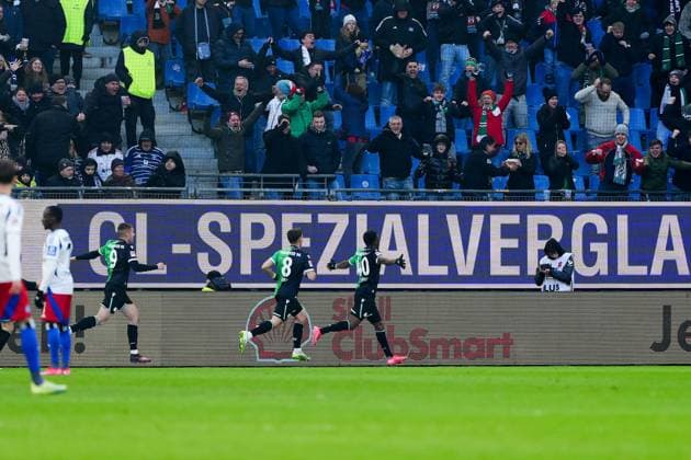 Goal celebration Hannover 96 after goal to 1 2 GER, Hamburger SV vs Hannover 96, Football, 2 Bundesliga, Matchday 20, Season 2024 2025, 02 02 2025 DFL REGULATIONS PROHIBIT ANY USE OF PHOTOGRAPHS AS IMAGE SEQUENCES AND OR QUASI VIDEO GER, Hamburger SV vs Hannover 96, Football, 2 Bundesliga, Matchday 20, Season 2024 2025, 02 02 2025 Hamburg Copyright: xEibner-Pressefoto MarcelxvonxFehrnx EP_MFN