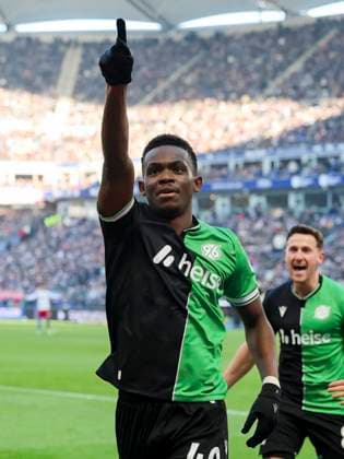 Rabbi Matondo Hannover 96 celebrates his goal for 1 2, 2 Bundesliga, Hamburger SV vs Hannover 96, Volksparkstadion, February 02, 2025 in Hamburg, Germany Photo by Marco Steinbrenner DeFodi Images Rabbi Matondo Hannover 96 celebrates after scoring his teams second goal, 2 Bundesliga, Hamburger SV vs Hannover 96, Volksparkstadion, February 2, 2025 in Hamburg, Germany Photo by Marco Steinbrenner DeFodi Images DFB DFL REGULATIONS PROHIBIT ANY USE OF PHOTOGRAPHS AS IMAGE SEQUENCES AND OR QUASI VIDEO Defodi 700 hsv hannover 20250102 078 Defodi-700 DFB DFL REGULATIONS PROHIBIT ANY USE OF PHOTOGRAPHS AS IMAGE SEQUENCES AND OR QUASI-VIDEO.
