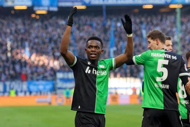 Rabbi Matondo Hannover 96 celebrates his goal for 1 2, 2 Bundesliga, Hamburger SV vs Hannover 96, Volksparkstadion, February 02, 2025 in Hamburg, Germany Photo by Marco Steinbrenner DeFodi Images Rabbi Matondo Hannover 96 celebrates after scoring his teams second goal, 2 Bundesliga, Hamburger SV vs Hannover 96, Volksparkstadion, February 2, 2025 in Hamburg, Germany Photo by Marco Steinbrenner DeFodi Images DFB DFL REGULATIONS PROHIBIT ANY USE OF PHOTOGRAPHS AS IMAGE SEQUENCES AND OR QUASI VIDEO Defodi 700 hsv hannover 20250102 080 Defodi-700 DFB DFL REGULATIONS PROHIBIT ANY USE OF PHOTOGRAPHS AS IMAGE SEQUENCES AND OR QUASI-VIDEO.
