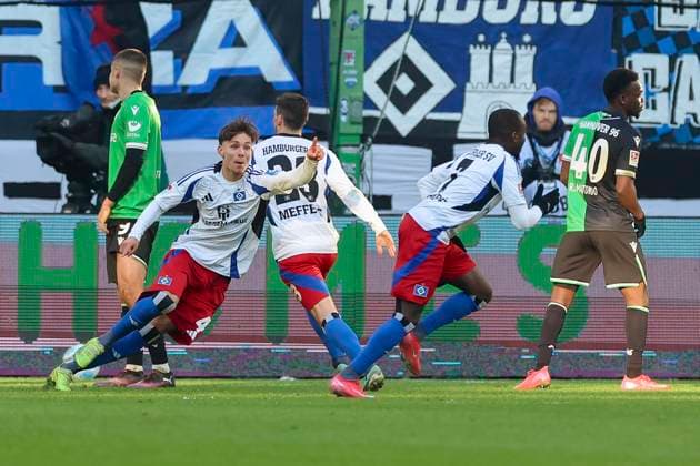Jean Luc Dompe Hamburger SV celebrates his goal for 2 2, 2 Bundesliga, Hamburger SV vs Hannover 96, Volksparkstadion, February 02, 2025 in Hamburg, Germany Photo by Marco Steinbrenner DeFodi Images Jean Luc Dompe Hamburger SV celebrates after scoring his teams second goal, 2 Bundesliga, Hamburger SV vs Hannover 96, Volksparkstadion, February 2, 2025 in Hamburg, Germany Photo by Marco Steinbrenner DeFodi Images DFB DFL REGULATIONS PROHIBIT ANY USE OF PHOTOGRAPHS AS IMAGE SEQUENCES AND OR QUASI VIDEO Defodi 700 hsv hannover 20250102 082 Defodi-700 DFB DFL REGULATIONS PROHIBIT ANY USE OF PHOTOGRAPHS AS IMAGE SEQUENCES AND OR QUASI-VIDEO.