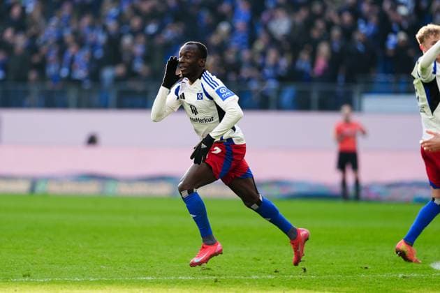 Goal celebration after scoring 2 2 from a free kick Jean Luc Dompe Hamburger SV, 07 GER, Hamburger SV vs Hannover 96, Football, 2 Bundesliga, Matchday 20, Season 2024 2025, 02 02 2025 DFL REGULATIONS PROHIBIT ANY USE OF PHOTOGRAPHS AS IMAGE SEQUENCES AND OR QUASI VIDEO GER, Hamburger SV vs Hannover 96, Football, 2 Bundesliga, Matchday 20, Season 2024 2025, 02 02 2025 Hamburg Copyright: xEibner-Pressefoto MarcelxvonxFehrnx EP_MFN