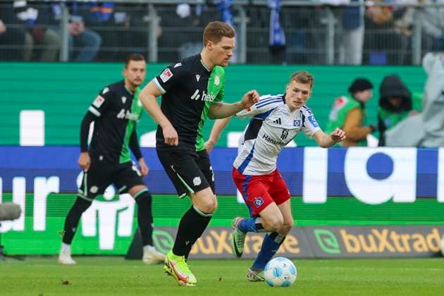 Marcel Halstenberg Hannover 96 and Emir Sahiti Hamburger SV battle for the ball, 2 Bundesliga, Hamburger SV vs Hannover 96, Volksparkstadion, February 2, 2025 in Hamburg, Germany Photo by Marco Steinbrenner DeFodi Images Marcel Halstenberg Hannover 96 and Emir Sahiti Hamburger SV battle for the ball, 2 Bundesliga, Hamburger SV vs Hannover 96, Volksparkstadion, February 2, 2025 in Hamburg, Germany Photo by Marco Steinbrenner DeFodi Images DFB DFL REGULATIONS PROHIBIT ANY USE OF PHOTOGRAPHS AS IMAGE SEQUENCES AND OR QUASI VIDEO Defodi 700 hsv hannover 20250102 210 Defodi-700 DFB DFL REGULATIONS PROHIBIT ANY USE OF PHOTOGRAPHS AS IMAGE SEQUENCES AND OR QUASI-VIDEO.