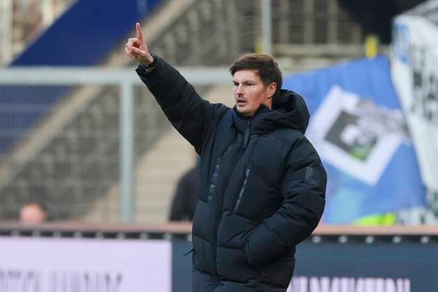 Coach Merlin Polzin Hamburger SV gestures, 2 Bundesliga, Hamburger SV vs Hannover 96, Volksparkstadion, February 2, 2025 in Hamburg, Germany Photo by Marco Steinbrenner DeFodi Images Coach Merlin Polzin Hamburger SV gestures, 2 Bundesliga, Hamburger SV vs Hannover 96, Volksparkstadion, February 2, 2025 in Hamburg, Germany Photo by Marco Steinbrenner DeFodi Images DFB DFL REGULATIONS PROHIBIT ANY USE OF PHOTOGRAPHS AS IMAGE SEQUENCES AND OR QUASI VIDEO Defodi 700 hsv hannover 20250102 213 Defodi-700 DFB DFL REGULATIONS PROHIBIT ANY USE OF PHOTOGRAPHS AS IMAGE SEQUENCES AND OR QUASI-VIDEO.