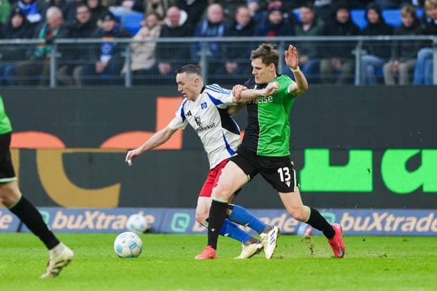 Silvan Hefti Hamburger SV, 30 , Max Christiansen Hannover 96, 13 GER, Hamburger SV vs Hannover 96, Football, 2 Bundesliga, Matchday 20, Season 2024 2025, 02 02 2025 DFL REGULATIONS PROHIBIT ANY USE OF PHOTOGRAPHS AS IMAGE SEQUENCES AND OR QUASI VIDEO GER, Hamburger SV vs Hannover 96, Football, 2 Bundesliga, Matchday 20, Season 2024 2025, 02 02 2025 Hamburg Copyright: xEibner-Pressefoto MarcelxvonxFehrnx EP_MFN