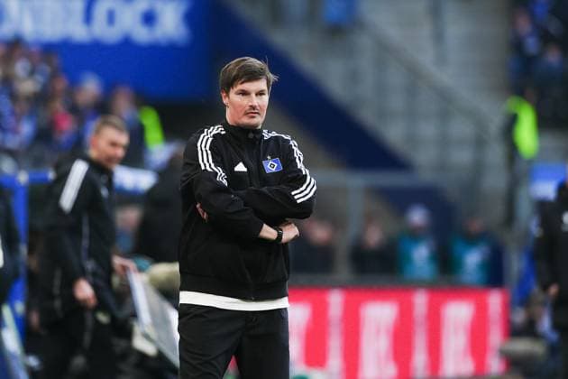 Merlin Polzin Hamburger SV, Coach GER, Hamburger SV vs Hannover 96, Football, 2 Bundesliga, Matchday 20, Season 2024 2025, 02 02 2025 DFL REGULATIONS PROHIBIT ANY USE OF PHOTOGRAPHS AS IMAGE SEQUENCES AND OR QUASI VIDEO GER, Hamburger SV vs Hannover 96, Football, 2 Bundesliga, Matchday 20, Season 2024 2025, 02 02 2025 Hamburg Copyright: xEibner-Pressefoto MarcelxvonxFehrnx EP_MFN