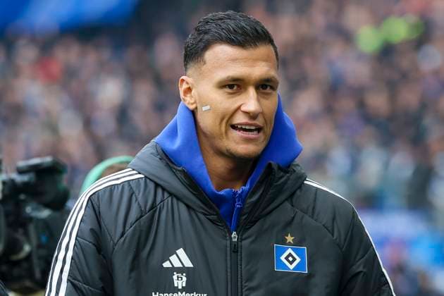 Davie Selke Hamburger SV looks on, 2 Bundesliga, Hamburger SV vs Hannover 96, Volksparkstadion on February 02, 2025 in Hamburg, Germany Photo by Marco Steinbrenner DeFodi Images Davie Selke Hamburger SV looks on, 2 Bundesliga, Hamburger SV vs Hannover 96, Volksparkstadion, February 2, 2025 in Hamburg, Germany Photo by Marco Steinbrenner DeFodi Images DFB DFL REGULATIONS PROHIBIT ANY USE OF PHOTOGRAPHS AS IMAGE SEQUENCES AND OR QUASI VIDEO Defodi 700 hsv hannover 20250102 272 Defodi-700 DFB DFL REGULATIONS PROHIBIT ANY USE OF PHOTOGRAPHS AS IMAGE SEQUENCES AND OR QUASI-VIDEO.