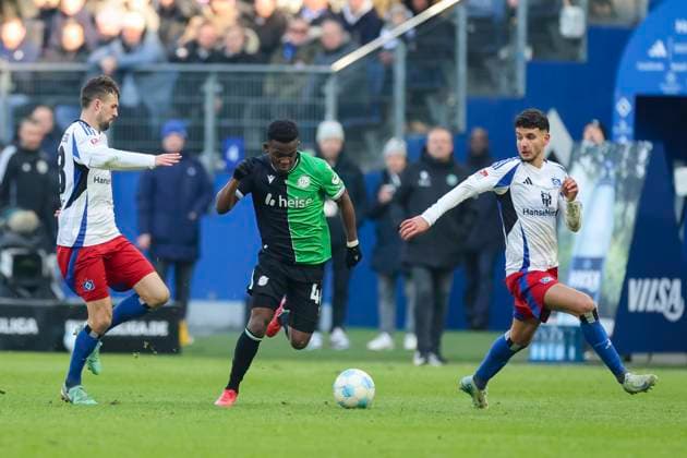 Jonas Meffert Hamburger SV , Rabbi Matondo Hannover 96 and Daniel Elfadli Hamburger SV battle for the ball, 2 Bundesliga, Hamburger SV vs Hannover 96, Volksparkstadion, February 2, 2025 in Hamburg, Germany Photo by Marco Steinbrenner DeFodi Images Jonas Meffert Hamburger SV , Rabbi Matondo Hannover 96 and Daniel Elfadli Hamburger SV battle for the ball, 2 Bundesliga, Hamburger SV vs Hannover 96, Volksparkstadion, February 2, 2025 in Hamburg, Germany Photo by Marco Steinbrenner DeFodi Images DFB DFL REGULATIONS PROHIBIT ANY USE OF PHOTOGRAPHS AS IMAGE SEQUENCES AND OR QUASI VIDEO Defodi 700 hsv hannover 20250102 356 Defodi-700 DFB DFL REGULATIONS PROHIBIT ANY USE OF PHOTOGRAPHS AS IMAGE SEQUENCES AND OR QUASI-VIDEO.