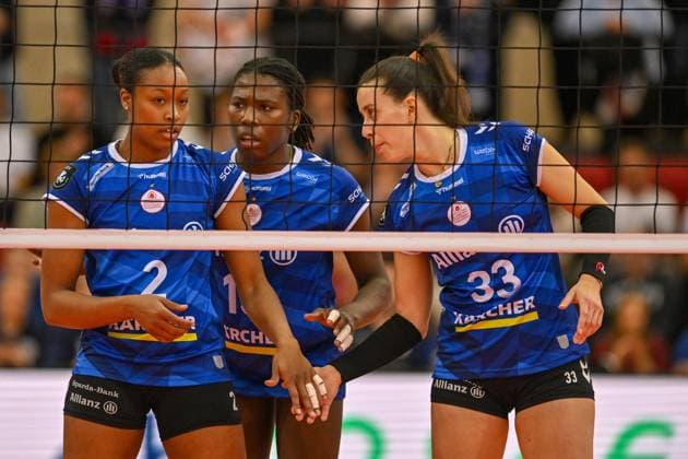 CEV CL Allianz MTV Stuttgart KS DevelopRes Rzeszów 06 02 2025 CEV, ChampionsLeague,, Volleyball, Women, Season 2024 25, Allianz MTV Stuttgart in blue , against KS DevelopRes Rzeszów Poland, in white purple , from left, Breland Morrissette, Krystal Rivers, Maria Segura Palleres, Copyright: xBEAUTIFULxSPORTS TomxBlochx
