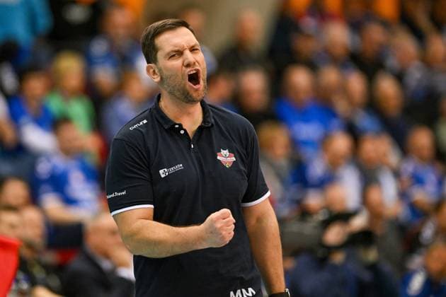CEV CL Allianz MTV Stuttgart KS DevelopRes Rzeszów 06 02 2025 CEV, ChampionsLeague,, Volleyball, Women, Season 2024 25, Allianz MTV Stuttgart in blue , against KS DevelopRes Rzeszów Poland, in white purple , Coach Michal Masek, Rzeszow, Copyright: xBEAUTIFULxSPORTS TomxBlochx