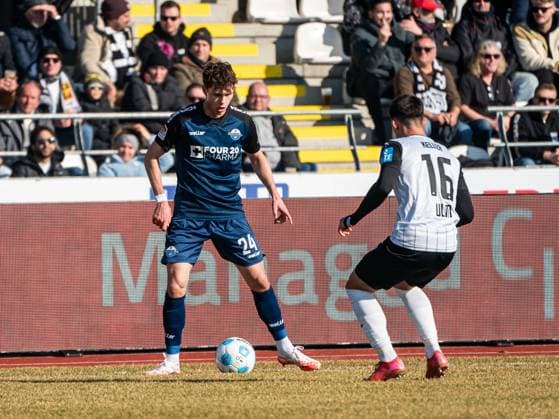 Casper Terho SC Paderborn 07, 24 in duel with Aaron Keller SSV Ulm 1846, 16 , GER, SSV Ulm 1846 vs SC Paderborn 07, Football, 2 Bundesliga, Season 2024 2025, 08 02 2025, DFB DFL regulations prohibit any use of photographs as image sequences and or quasi video GER, SSV Ulm 1846 vs SC Paderborn 07, Football, 2 Bundesliga, Season 2024 2025, 08 02 2025 Ulm Copyright: xMichaelxSchmidt Eibner-Pressefotx EP_MST