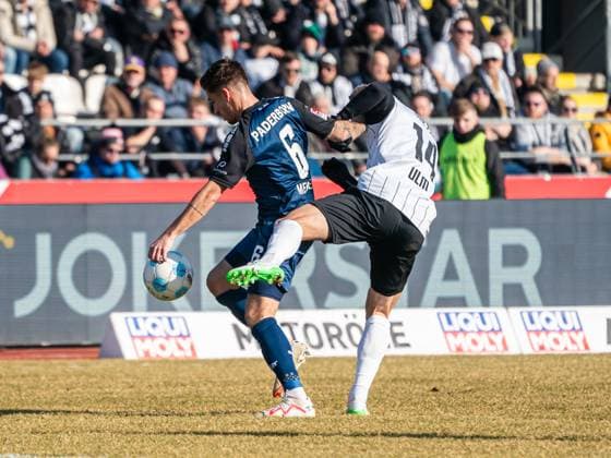 Marvin Mehlem SC Paderborn 07, 06 in duel with Dennis Dressel SSV Ulm 1846, 14 , GER, SSV Ulm 1846 vs SC Paderborn 07, Football, 2 Bundesliga, Season 2024 2025, 08 02 2025, DFB DFL regulations prohibit any use of photographs as image sequences and or quasi video GER, SSV Ulm 1846 vs SC Paderborn 07, Football, 2 Bundesliga, Season 2024 2025, 08 02 2025 Ulm Copyright: xMichaelxSchmidt Eibner-Pressefotx EP_MST