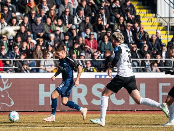 Marvin Mehlem SC Paderborn 07, 06 vs Philipp Strompf SSV Ulm 1846, 32 , GER, SSV Ulm 1846 vs SC Paderborn 07, Football, 2 Bundesliga, Season 2024 2025, 08 02 2025, DFB DFL regulations prohibit any use of photographs as image sequences and or quasi video GER, SSV Ulm 1846 vs SC Paderborn 07, Football, 2 Bundesliga, Season 2024 2025, 08 02 2025 Ulm Copyright: xMichaelxSchmidt Eibner-Pressefotx EP_MST