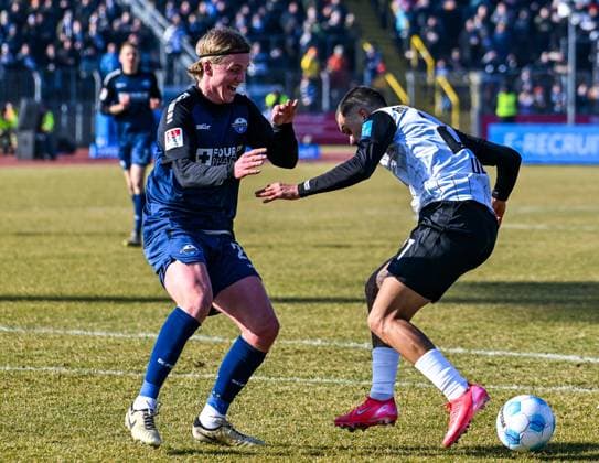 GER, 2 BL, SSV Ulm 1846 vs SC Paderborn 08 02 2025, Donaustadion, Ulm, GER, 2 BL, SSV Ulm 1846 vs SC Paderborn, in the picture Felix Götze Goetze SC Paderborn, 20 , Oliver Batista Meier SSV Ulm, 21 nordphotoxGmbHx xHafner nph00200