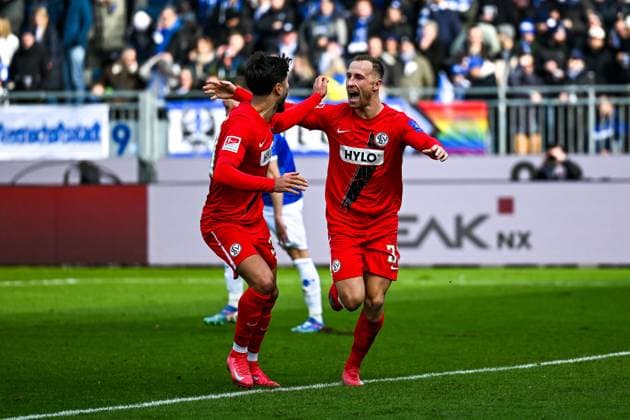 Muhammed Damar SV 07 Elversberg, 30 and Maurice Neubauer SV 07 Elversberg, 33 celebrate the goal for 0 2, GER, SV Darmstadt 98 vs SV Elversberg, Soccer, 2 Bundesliga, Matchday 21, Season 2024 2025, 08 02 2025 DFL REGULATIONS PROHIBIT ANY USE OF PHOTOGRAPHS as IMAGE SEQUENCES and or QUASI VIDEO GER, SV Darmstadt 98 vs SV Elversberg, Football, 2 Bundesliga, Matchday 21, Season 2024 2025, 08 02 2025 Darmstadt Copyright: xEibner-Pressefoto FlorianxWieganx EP_FWD