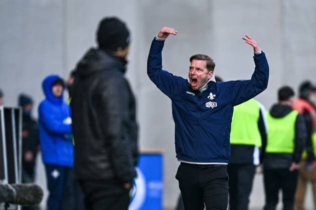 Florian Kohfeldt SV Darmstadt 98, Coach gestures, in front Horst Steffen SV 07 Elversberg, Coach , GER, SV Darmstadt 98 vs SV Elversberg, Football, 2 Bundesliga, Matchday 21, Season 2024 2025, 08 02 2025 DFL REGULATIONS PROHIBIT ANY USE OF PHOTOGRAPHS as IMAGE SEQUENCES and or QUASI VIDEO GER, SV Darmstadt 98 vs SV Elversberg, Football, 2 Bundesliga, Matchday 21, Season 2024 2025, 08 02 2025 Darmstadt Copyright: xEibner-Pressefoto FlorianxWieganx EP_FWD