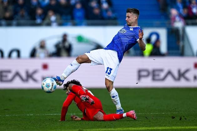 Marco Thiede SV Darmstadt 98, 13 in duel with Muhammed Damar SV 07 Elversberg, 30 , GER, SV Darmstadt 98 vs SV Elversberg, Football, 2 Bundesliga, Matchday 21, Season 2024 2025, 08 02 2025 DFL REGULATIONS PROHIBIT ANY USE OF PHOTOGRAPHS as IMAGE SEQUENCES and or QUASI VIDEO GER, SV Darmstadt 98 vs SV Elversberg, Football, 2 Bundesliga, Matchday 21, Season 2024 2025, 08 02 2025 Darmstadt Copyright: xEibner-Pressefoto FlorianxWieganx EP_FWD