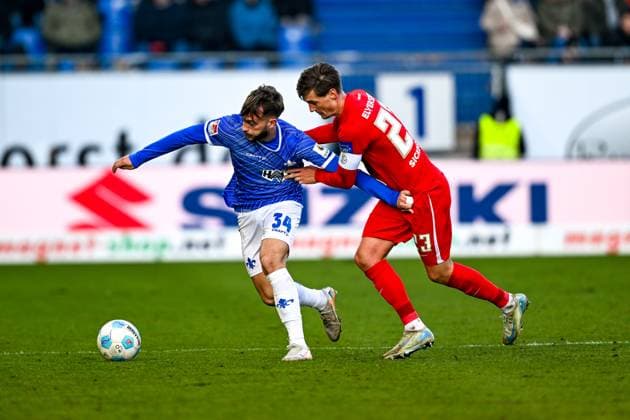 Killian Corredor SV Darmstadt 98, 34 in duel with Carlo Sickinger SV 07 Elversberg, 23 , GER, SV Darmstadt 98 vs SV Elversberg, Football, 2 Bundesliga, Matchday 21, Season 2024 2025, 08 02 2025 DFL REGULATIONS PROHIBIT ANY USE OF PHOTOGRAPHS as IMAGE SEQUENCES and or QUASI VIDEO GER, SV Darmstadt 98 vs SV Elversberg, Football, 2 Bundesliga, Matchday 21, Season 2024 2025, 08 02 2025 Darmstadt Copyright: xEibner-Pressefoto FlorianxWieganx EP_FWD
