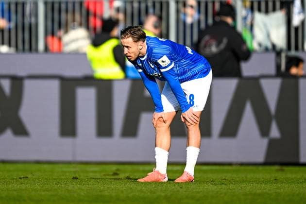 Luca Marseiler SV Darmstadt 98, 08 ist enttaeuscht, GER, SV Darmstadt 98 vs SV Elversberg, Football, 2 Bundesliga, 21 Matchday, Season 2024 2025, 08 02 2025 DFL REGULATIONS PROHIBIT ANY USE OF PHOTOGRAPHS as IMAGE SEQUENCES and or QUASI VIDEO GER, SV Darmstadt 98 vs SV Elversberg, Football, 2 Bundesliga, 21 Matchday, Season 2024 2025, 08 02 2025 Darmstadt Copyright: xEibner-Pressefoto FlorianxWieganx EP_FWD