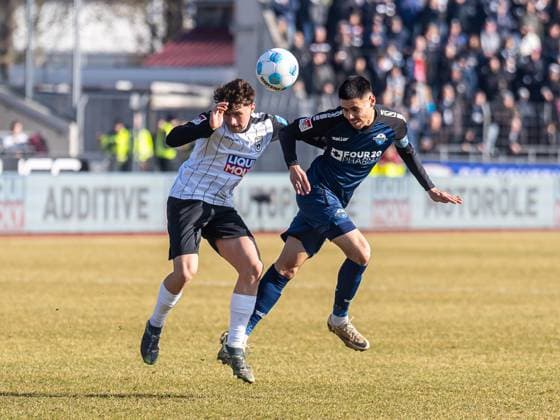 Maurice Krattenmacher SSV Ulm 1846, 30 in header duel with Raphael Obermair SC Paderborn 07, 23 , GER, SSV Ulm 1846 vs SC Paderborn 07, Football, 2 Bundesliga, Season 2024 2025, 08 02 2025, DFB DFL regulations prohibit any use of photographs as image sequences and or quasi video GER, SSV Ulm 1846 vs SC Paderborn 07, Football, 2 Bundesliga, Season 2024 2025, 08 02 2025 Ulm Copyright: xMichaelxSchmidt Eibner-Pressefotx EP_MST
