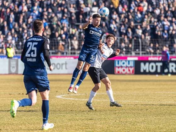 Marcel Hoffmeier SC Paderborn 07, 33 in header duel with Maurice Krattenmacher SSV Ulm 1846, 30 , GER, SSV Ulm 1846 vs SC Paderborn 07, Football, 2 Bundesliga, Season 2024 2025, 08 02 2025, DFB DFL regulations prohibit any use of photographs as image sequences and or quasi video GER, SSV Ulm 1846 vs SC Paderborn 07, Football, 2 Bundesliga, Season 2024 2025, 08 02 2025 Ulm Copyright: xMichaelxSchmidt Eibner-Pressefotx EP_MST