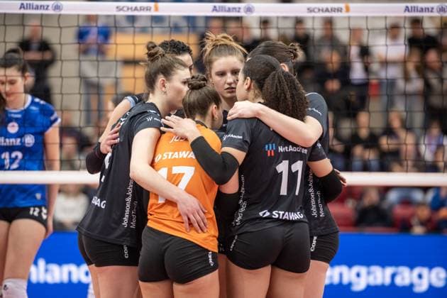 Hyke Lyklema Ladies in Black Aachen, 04 , center with team GER, Allianz MTV Stuttgart Ladies in Black Aachen, Volleyball Bundesliga, VBL, season 2024 2025, 08 02 2025 GER, Allianz MTV Stuttgart Ladies in Black Aachen, Volleyball Bundesliga, VBL, season 2024 2025, 08 02 2025 Stuttgart Copyright: xSandyxDinkelackerx EP_SDR