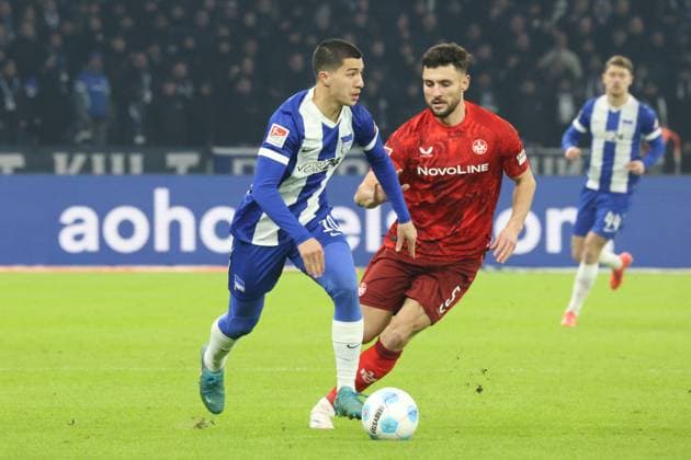 DEU, DFL, 2 FBL, Hertha BSC vs Kaiserslautern, 08 02 2025, Berliner Olympiastadion, Berlin, DEU, DFL, 2 FBL, Hertha BSC vs Kaiserslautern, im Bild Ibrahim Maza Hertha BSC Berlin 10 , Maximilian Bauer 1 FC Kaiserslautern 5 DFL regulations prohibit any use of Photographs as image sequences and or quasi video Foto Juergen Engler nordphoto GmbH nordphotoxGmbHx xEngler nph00076