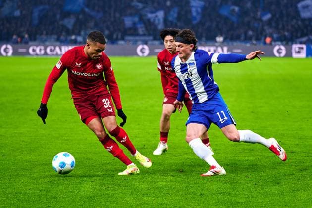 Jan Gyamerah 1 FC Kaiserslautern, 32 , Daisuke Yokota 1 FC Kaiserslautern, 41 , Fabian Reese Hertha BSC, 11 , GER, Hertha BSC vs 1 FC Kaiserslautern, Soccer Men, 2 Bundesliga, Season 2024 2025, Matchday 21, 08 02 2025 DFL REGULATES PROHIBIT ANY USE OF PHOTOGRAPHS AS IMAGE SEQUENCES AND OR QUASI VIDEO GER, Hertha BSC vs 1 FC Kaiserslautern, Soccer men, 2 Bundesliga, Season 2024 2025, 21 Matchday, 08 02 2025 Berlin Copyright: xClaudiusxRauch,xEibner-Pressefotox xClaudiusxRauchx EP_CRH