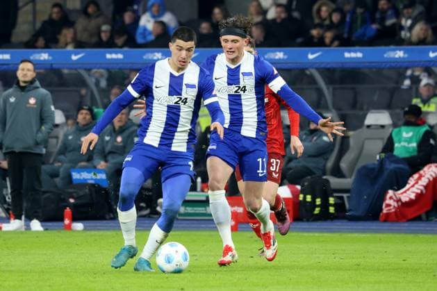 DEU, DFL, 2 FBL, Hertha BSC vs Kaiserslautern, 08 02 2025, Berliner Olympiastadion, Berlin, DEU, DFL, 2 FBL, Hertha BSC vs Kaiserslautern, im Bild Fabian Reese Hertha BSC Berlin 11 , Ibrahim Maza Hertha BSC Berlin 10 , Leon Robinson 1 FC Kaiserslautern 37 DFL regulations prohibit any use of Photographs as image sequences and or quasi video Foto Juergen Engler nordphoto GmbH nordphotoxGmbHx xEngler nph00076