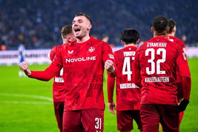 1 FC Kaiserslautern, cheers over goal, 1 0, Luca Sirch 1 FC Kaiserslautern, 31 , cheers, GER, Hertha BSC vs 1 FC Kaiserslautern, Soccer Men, 2 Bundesliga, Season 2024 2025, Matchday 21, 08 02 2025 DFL REGULATES PROHIBIT ANY USE OF PHOTOGRAPHS AS IMAGE SEQUENCES AND OR QUASI VIDEO GER, Hertha BSC vs 1 FC Kaiserslautern, Soccer men, 2 Bundesliga, Season 2024 2025, 21 Matchday, 08 02 2025 Berlin Copyright: xClaudiusxRauch,xEibner-Pressefotox xClaudiusxRauchx EP_CRH