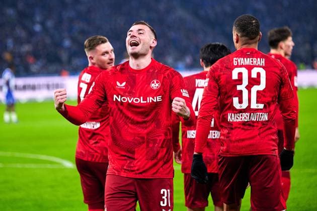 1 FC Kaiserslautern, cheers over goal, 1 0, Luca Sirch 1 FC Kaiserslautern, 31 , cheers, GER, Hertha BSC vs 1 FC Kaiserslautern, Soccer Men, 2 Bundesliga, Season 2024 2025, Matchday 21, 08 02 2025 DFL REGULATES PROHIBIT ANY USE OF PHOTOGRAPHS AS IMAGE SEQUENCES AND OR QUASI VIDEO GER, Hertha BSC vs 1 FC Kaiserslautern, Soccer men, 2 Bundesliga, Season 2024 2025, 21 Matchday, 08 02 2025 Berlin Copyright: xClaudiusxRauch,xEibner-Pressefotox xClaudiusxRauchx EP_CRH