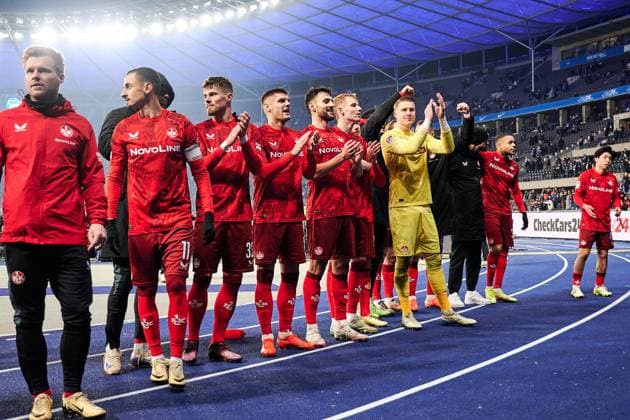 1 FC Kaiserslautern, cheers about victory, GER, Hertha BSC vs 1 FC Kaiserslautern, Soccer Men, 2 Bundesliga, Season 2024 2025, 21 Matchday, 08 02 2025 DFL REGULATES PROHIBIT ANY USE OF PHOTOGRAPHS AS IMAGE SEQUENCES AND OR QUASI VIDEO GER, Hertha BSC vs 1 FC Kaiserslautern, Soccer Men, 2 Bundesliga, Season 2024 2025, 21 Matchday, 08 02 2025 Berlin Copyright: xEibner-Pressefotox xClaudiusxRauchx EP_CRH