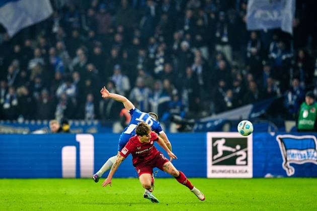 JonJoe Kenny Hertha BSC, 16 , Florian Kleinhansl 1 FC Kaiserslautern, 03 , GER, Hertha BSC vs 1 FC Kaiserslautern, Soccer Men, 2 Bundesliga, Season 2024 2025, Matchday 21, 08 02 2025 DFL REGULATES PROHIBIT ANY USE OF PHOTOGRAPHS AS IMAGE SEQUENCES AND OR QUASI VIDEO GER, Hertha BSC vs 1 FC Kaiserslautern, Soccer men, 2 Bundesliga, Season 2024 2025, 21 Matchday, 08 02 2025 Berlin Copyright: xClaudiusxRauch,xEibner-Pressefotox xClaudiusxRauchx EP_CRH