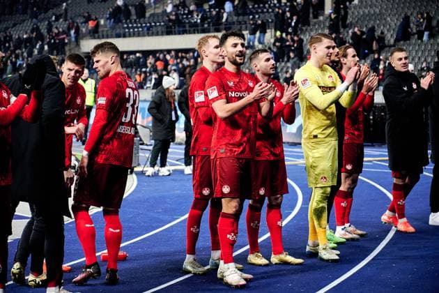 1 FC Kaiserslautern celebrates victory, GER, Hertha BSC vs 1 FC Kaiserslautern, Soccer Men, 2 Bundesliga, Season 2024 2025, 21 Matchday, 08 02 2025 DFL REGULATES PROHIBIT ANY USE OF PHOTOGRAPHS AS IMAGE SEQUENCES AND OR QUASI VIDEO GER, Hertha BSC vs 1 FC Kaiserslautern, Soccer Men, 2 Bundesliga, Season 2024 2025, 21 Matchday, 08 02 2025 Berlin Copyright: xEibner-Pressefotox xClaudiusxRauchx EP_CRH