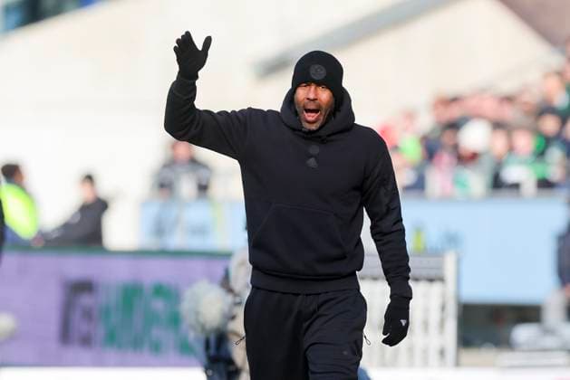 Coach Daniel Thioune Fortuna Duesseldorf gestures, 2 Bundesliga, Hannover 96 vs Fortuna Duesseldorf, Heinz von Heiden Arena on February 09, 2025 in Hanover, Germany Photo by Marco Steinbrenner DeFodi Images Coach Daniel Thioune Fortuna Duesseldorf gestures, 2 Bundesliga, Hannover 96 vs Fortuna Düsseldorf, Heinz von Heiden Arena, February 9, 2025 in Hanover, Germany Photo by Marco Steinbrenner DeFodi Images DFB DFL REGULATIONS PROHIBIT ANY USE OF PHOTOGRAPHS AS IMAGE SEQUENCES AND OR QUASI VIDEO Defodi 700 hann dus 20250209 005 Defodi-700 DFB DFL REGULATIONS PROHIBIT ANY USE OF PHOTOGRAPHS AS IMAGE SEQUENCES AND OR QUASI-VIDEO.