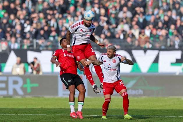 Jessic Ngankam Hannover 96 , Jamil Siebert Fortuna Duesseldorf and Matthias Zimmermann Fortuna Duesseldorf battle for the ball, 2 Bundesliga, Hannover 96 vs Fortuna Duesseldorf, Heinz von Heiden Arena, February 09, 2025 in Hanover, Germany Photo by Marco Steinbrenner DeFodi Images Jessic Ngankam Hannover 96 , Jamil Siebert Fortuna Duesseldorf and Matthias Zimmermann Fortuna Duesseldorf battle for the ball, 2 Bundesliga, Hannover 96 vs Fortuna Düsseldorf, Heinz von Heiden Arena, February 9, 2025 in Hanover, Germany Photo by Marco Steinbrenner DeFodi Images DFB DFL REGULATIONS PROHIBIT ANY USE OF PHOTOGRAPHS AS IMAGE SEQUENCES AND OR QUASI VIDEO Defodi 700 hann dus 20250209 007 Defodi-700 DFB DFL REGULATIONS PROHIBIT ANY USE OF PHOTOGRAPHS AS IMAGE SEQUENCES AND OR QUASI-VIDEO.