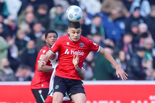 Nicolo Tresoldi Hannover 96 controls the ball, 2 Bundesliga, Hannover 96 vs Fortuna Düsseldorf, Heinz von Heiden Arena, February 9, 2025 in Hanover, Germany Photo by Marco Steinbrenner DeFodi Images Nicolo Tresoldi Hannover 96 controls the ball, 2 Bundesliga, Hannover 96 vs Fortuna Düsseldorf, Heinz von Heiden Arena, February 9, 2025 in Hanover, Germany Photo by Marco Steinbrenner DeFodi Images DFB DFL REGULATIONS PROHIBIT ANY USE OF PHOTOGRAPHS AS IMAGE SEQUENCES AND OR QUASI VIDEO Defodi 700 hann dus 20250209 019 Defodi-700 DFB DFL REGULATIONS PROHIBIT ANY USE OF PHOTOGRAPHS AS IMAGE SEQUENCES AND OR QUASI-VIDEO.