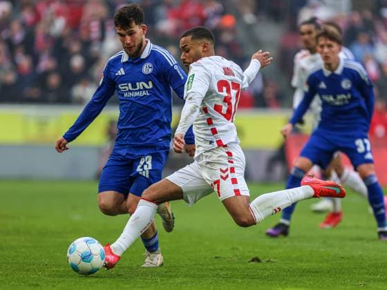 Linton Maina FC Köln FC Koeln, 37 in duel against Mehmet Can Aydin FC Schalke 04, 23 , GER, FC Köln Koeln vs FC Schalke 04, Soccer, 2 Bundesliga, Matchday 21, Season 2024 2025, 09 02 2025, DFL DFB REGULATIONS PROHIBIT ANY USE OF PHOTOGRAPHS AS IMAGE SEQUENCES AND OR QUASI VIDEO, GER, FC Köln Koeln vs FC Schalke 04, Football, 2 Bundesliga, Matchday 21, Season 2024 2025, 09 02 2025 Köln Koeln Copyright: xGabrielxBoiax EP_EER